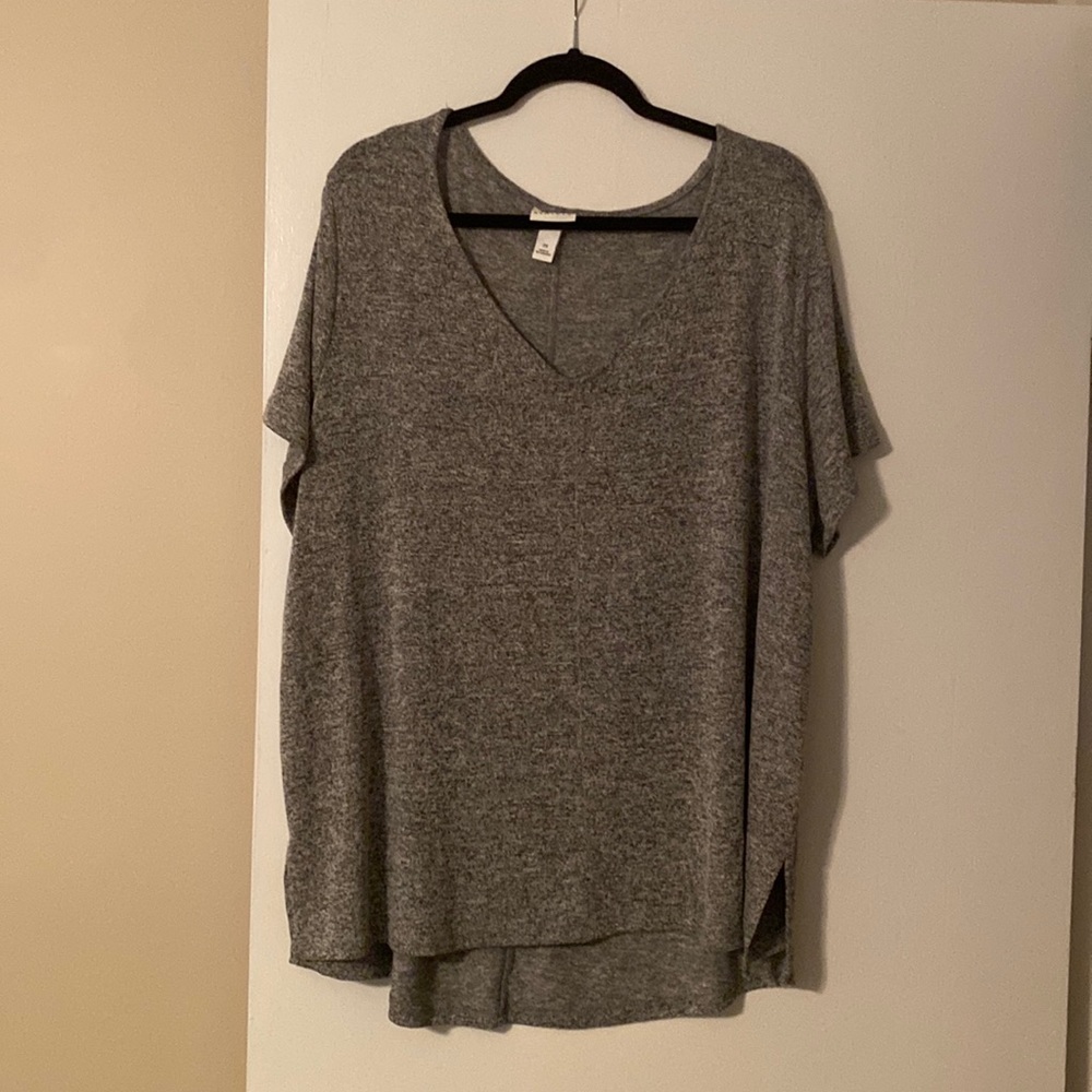 Ava and Viv gray top